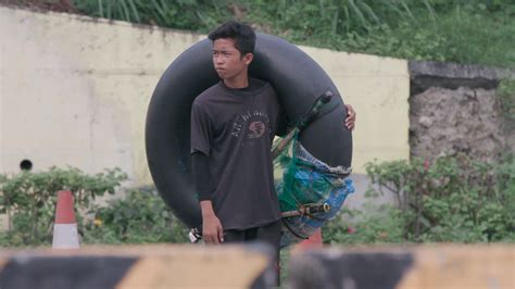 Nagtulungan Ang Magpinsan .